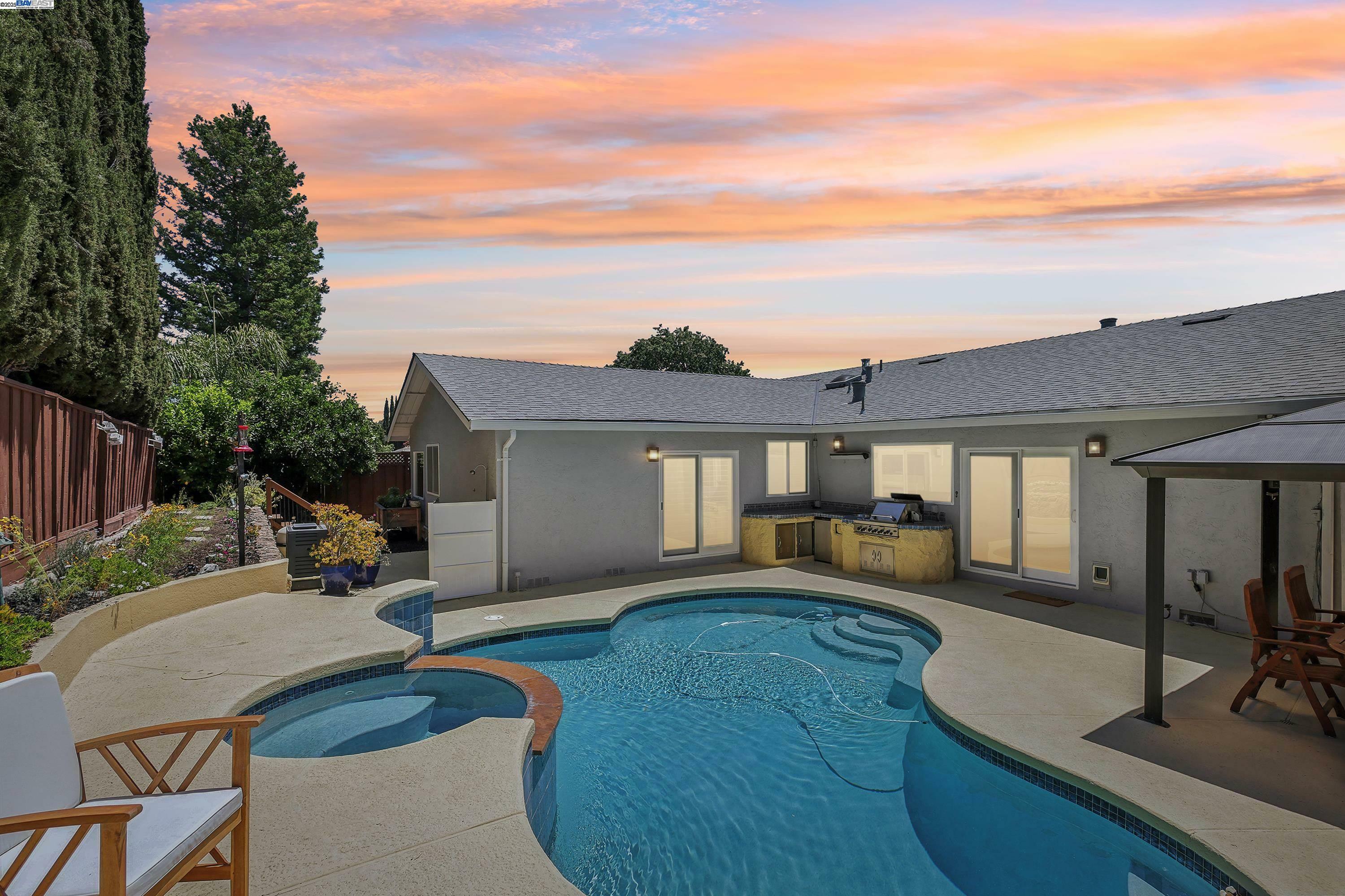 Property Photo: 7527 Hillsdale Dr CA 94588