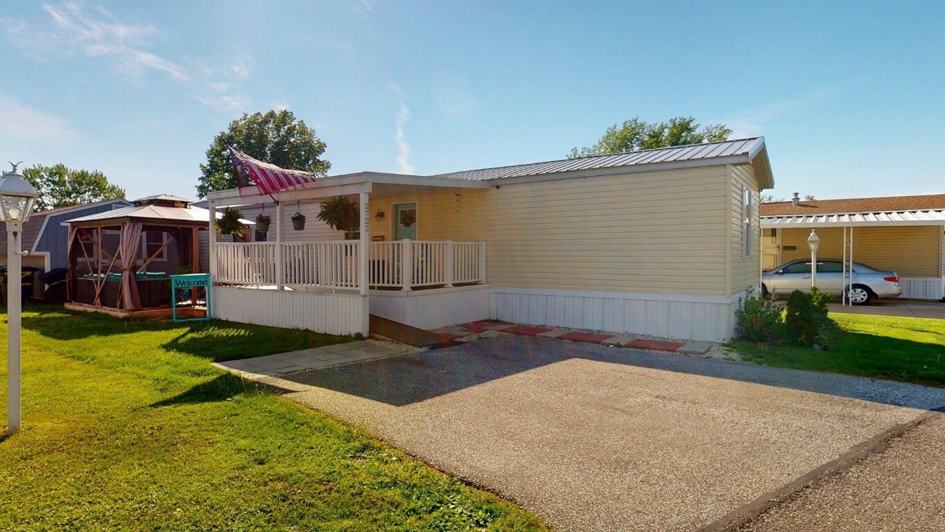 Property Photo: 2722 Greenacre Drive PA 16506