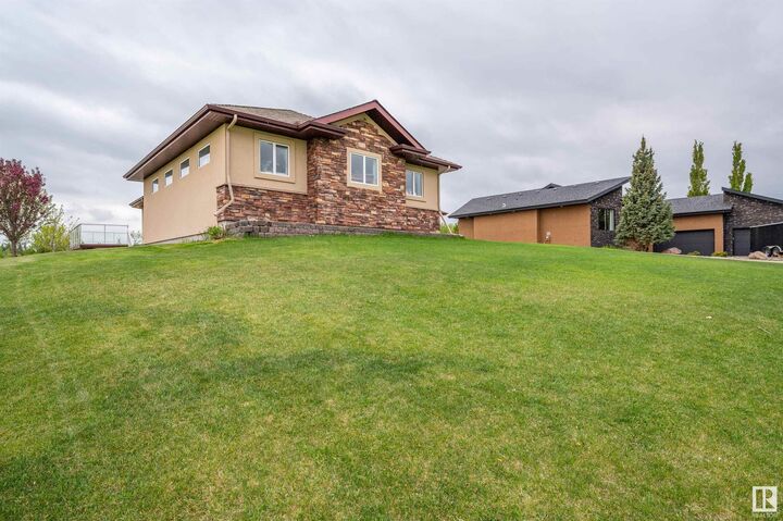 Property Photo: 53017 Rge Road 223 133 AB T8E 2M3