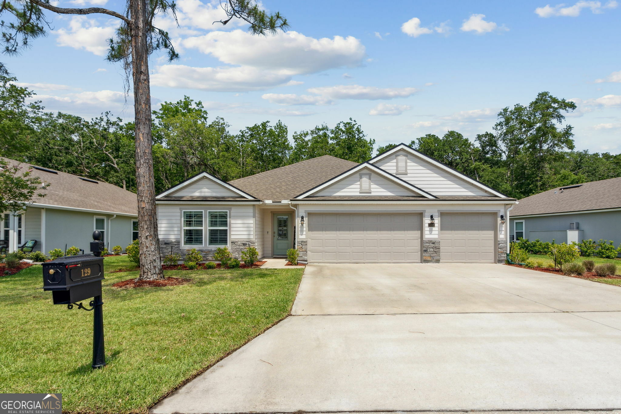 Property Photo: 129 Chinquapin Drive GA 31558