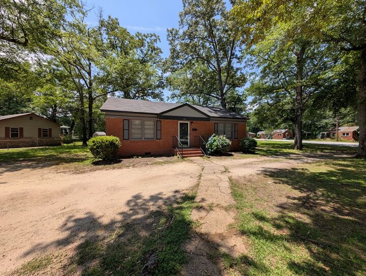 Property Photo:  1401 Clark Avenue  GA 31903