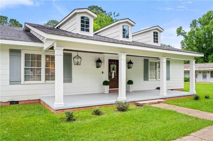 Property Photo:  1131 Caddo Street  LA 71454 
