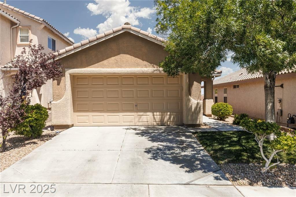 Property Photo: 820 Bernini Street NV 89144