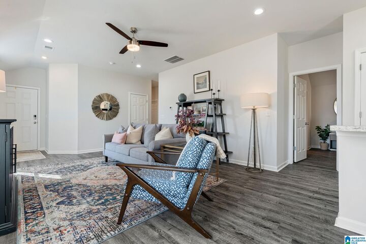 Property Photo: 186 Skyline Loop AL 36260
