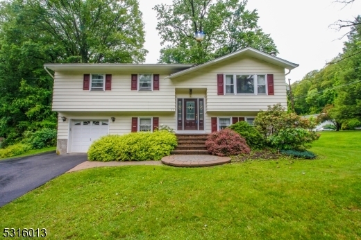 Property Photo: 11 Christine Pl NJ 07462