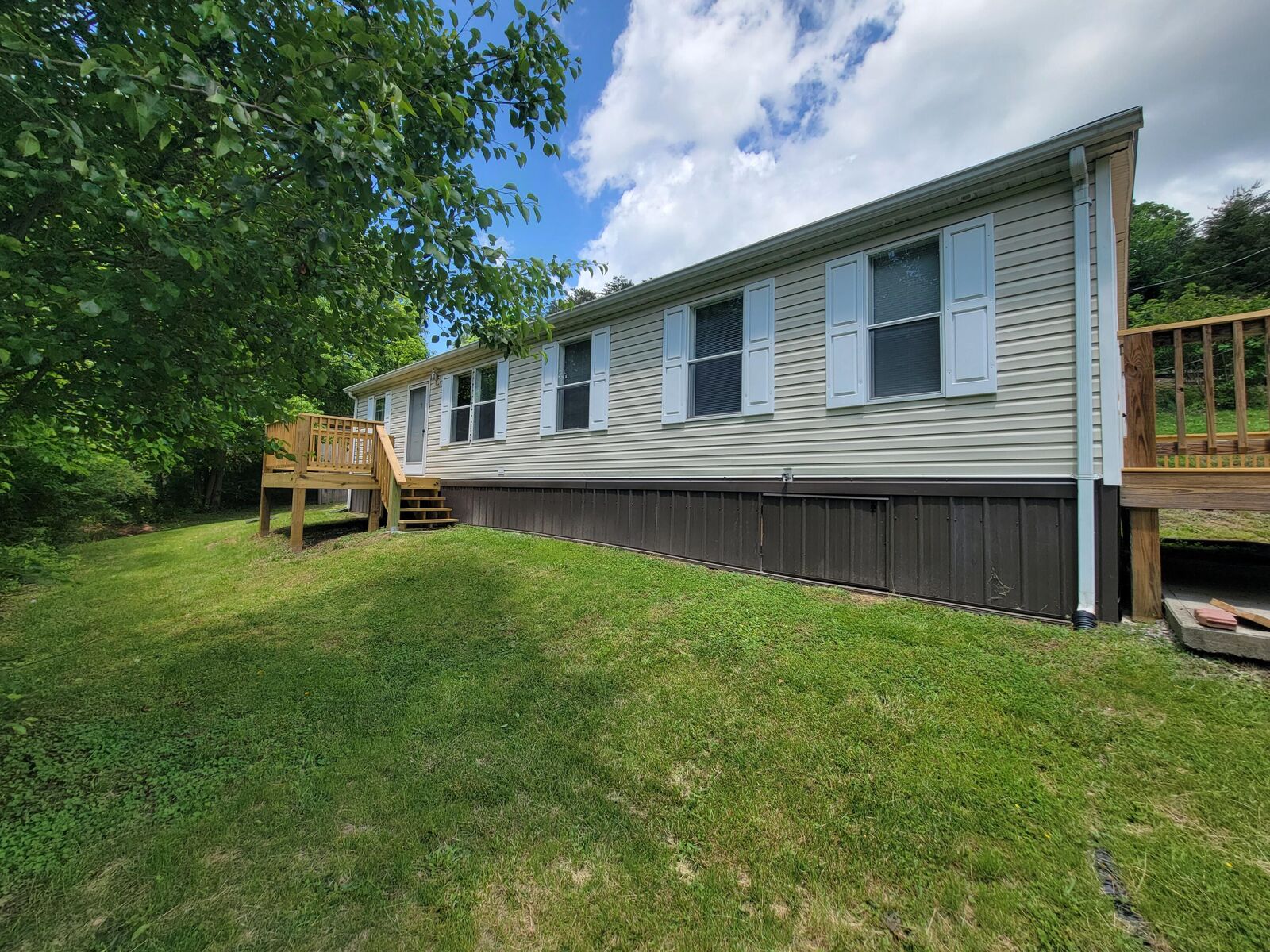 Property Photo: 76 Gray Sulphur Springs Rd WV 24963