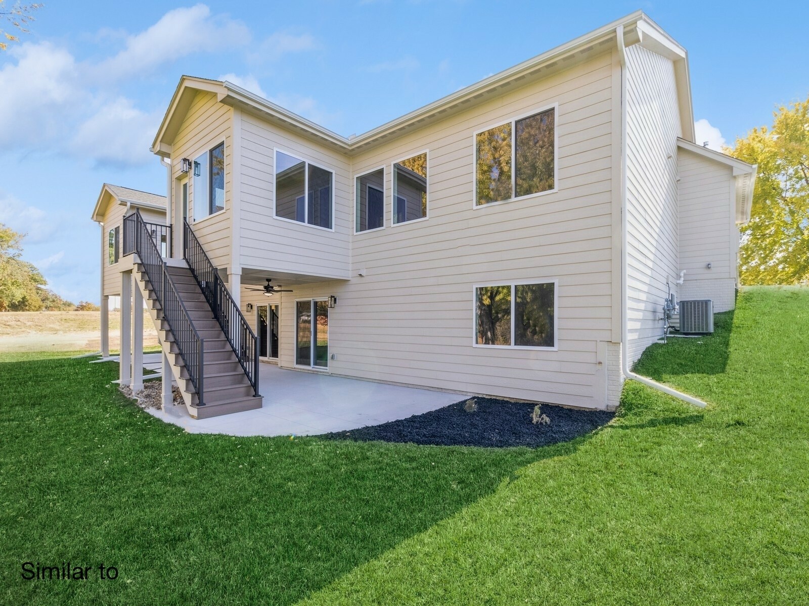 Property Photo:  804 Academy Circle  IA 50201 