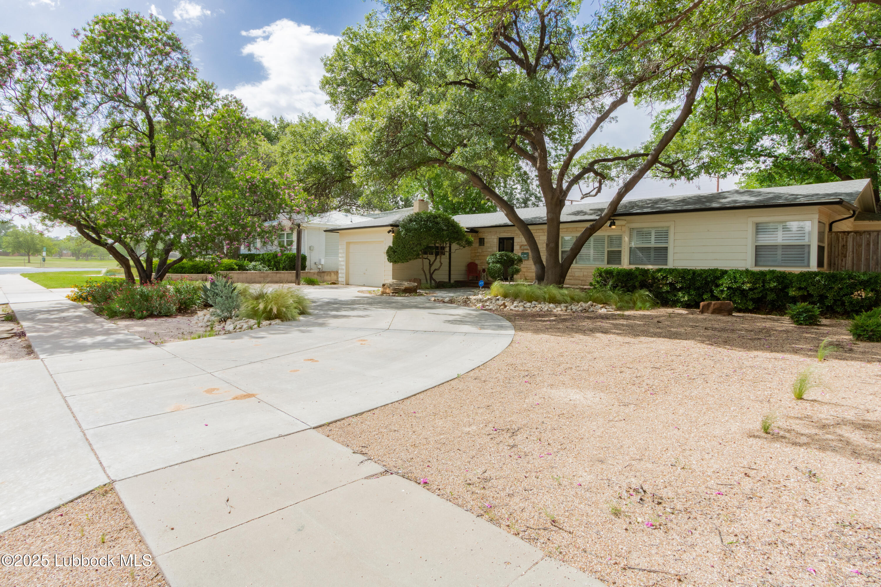 Property Photo:  3014 25th Street  TX 79410 