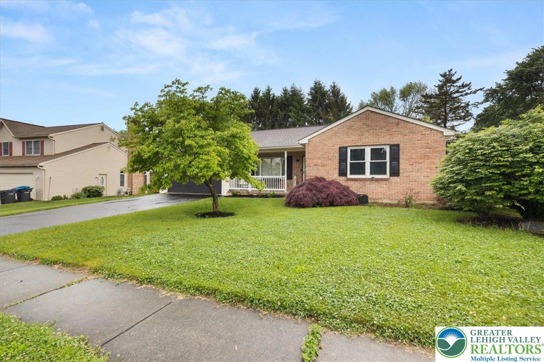 Property Photo: 3789 Redwood Court PA 18020