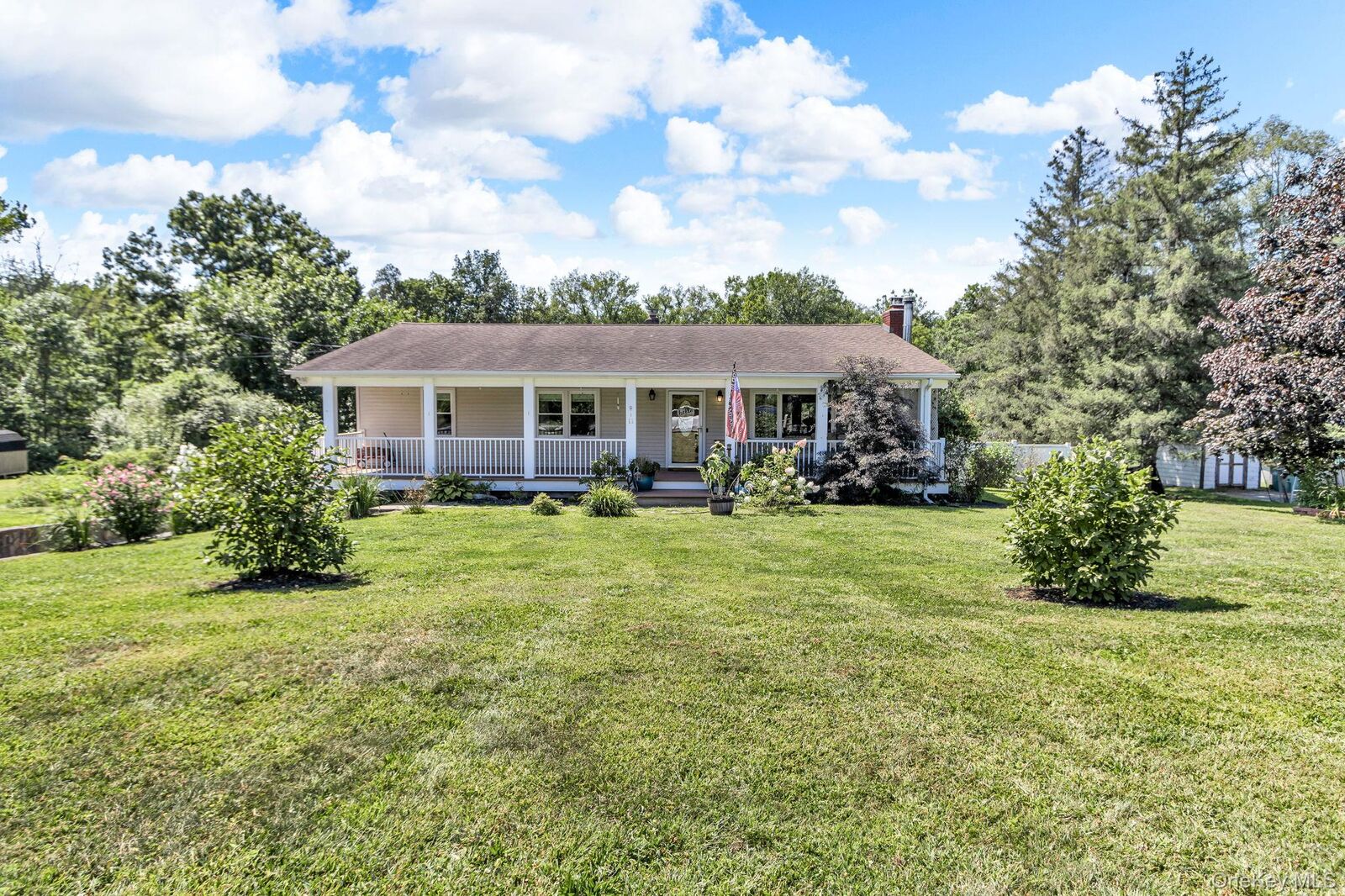 Property Photo: 11 Queen Anne Lane NY 12590