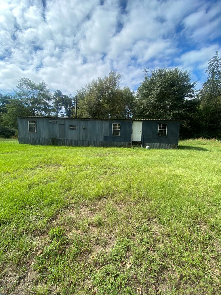 Property Photo: 440 County Road 170 TX 75972