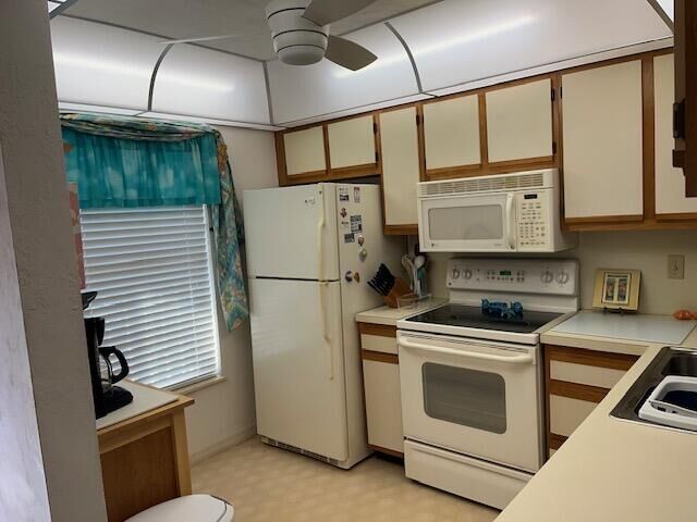 Property Photo: 837 W Elkcam 425 FL 34145