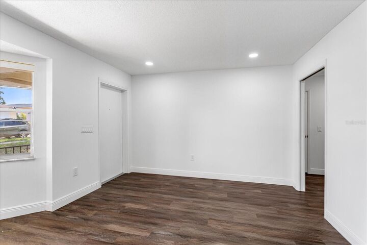 Property Photo: 611 Lakespur Ln FL 32714