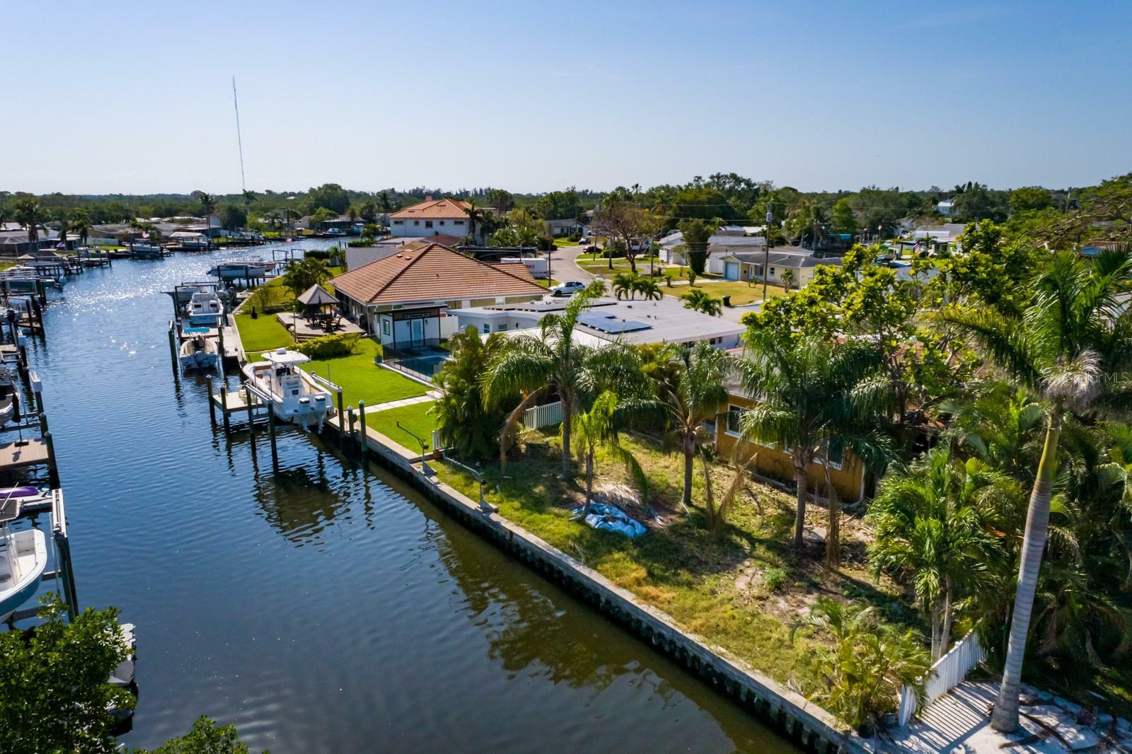 Property Photo: 9469 Treasure Lane NE FL 33702