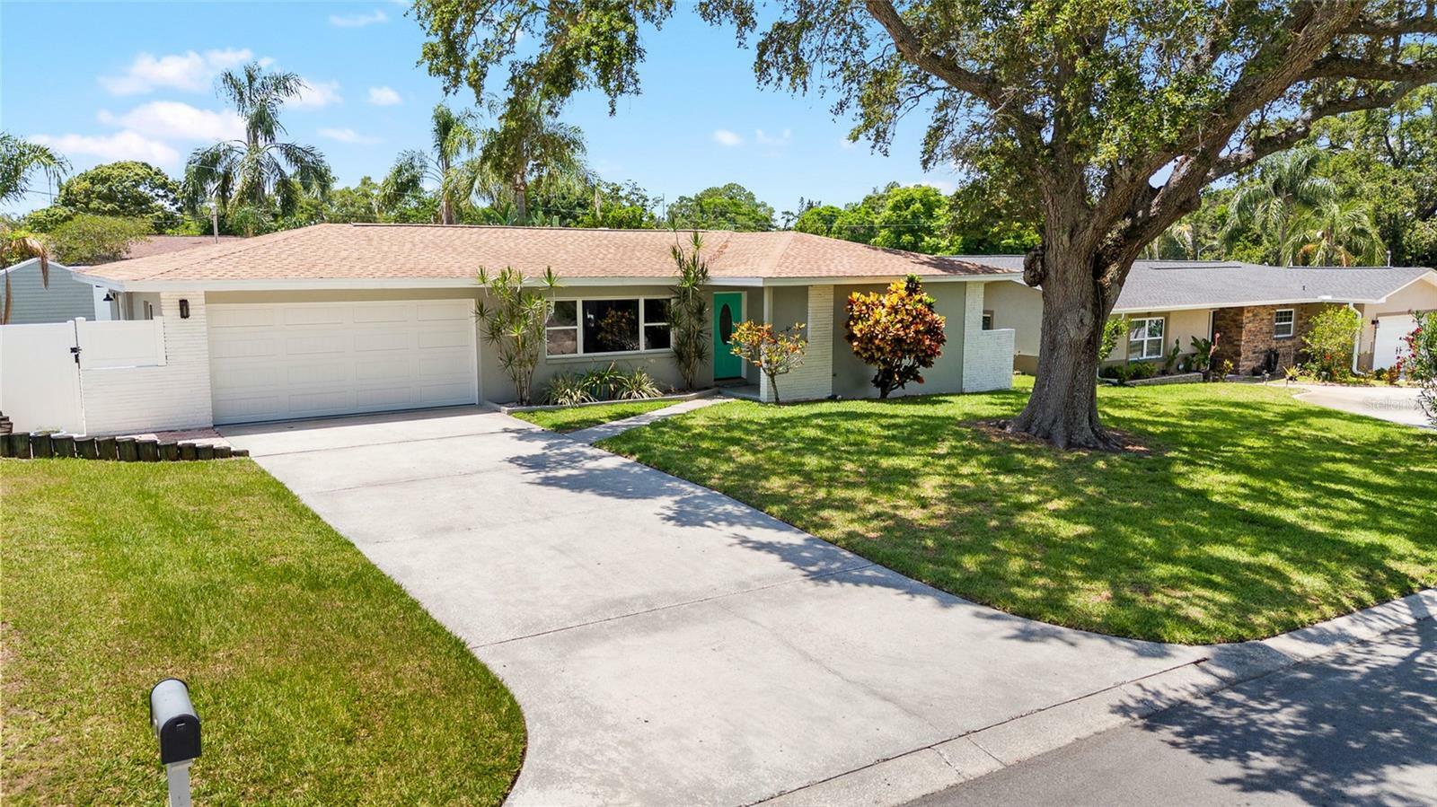 Property Photo: 1530 Picardy Circle FL 33755