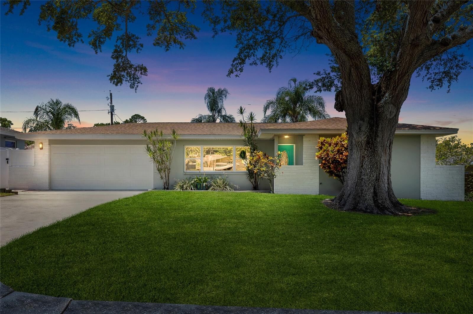 Property Photo: 1530 Picardy Circle FL 33755