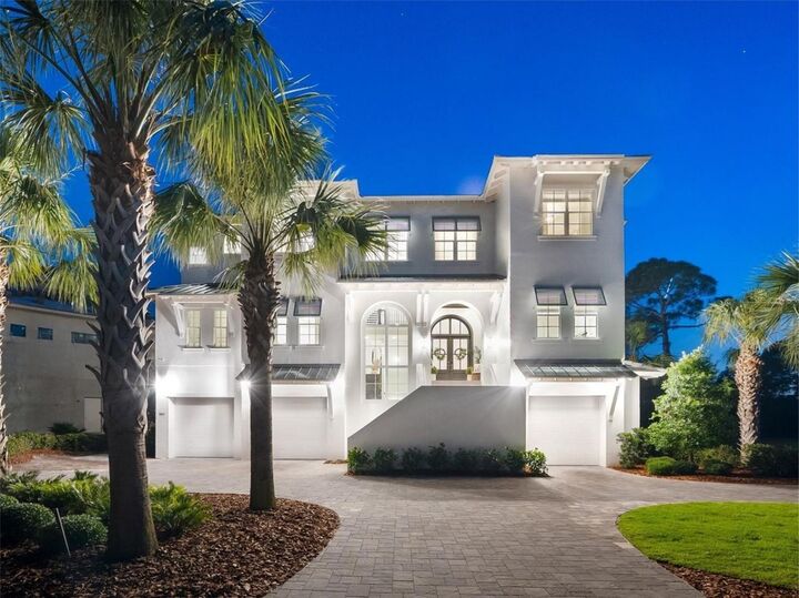 Property Photo: 885 Seaview Circle 20 FL 34681