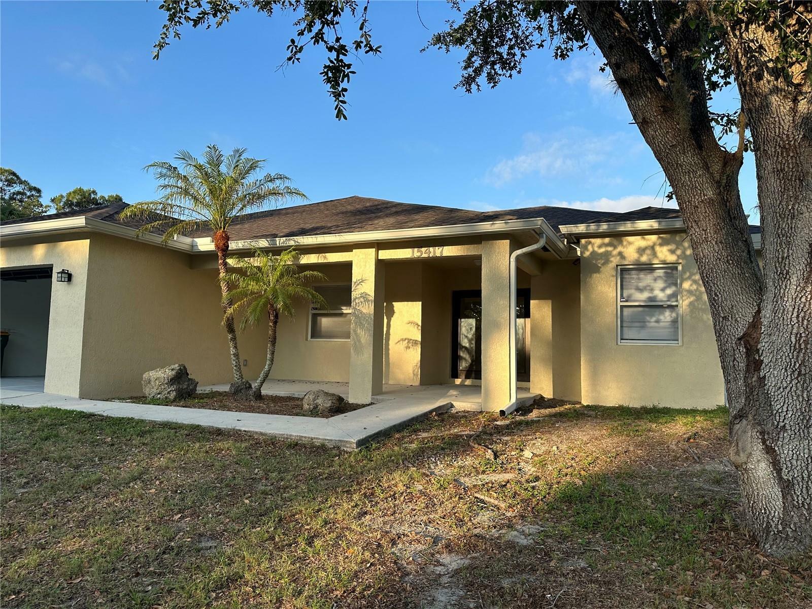 Property Photo: 15417 Hanley Court FL 33953
