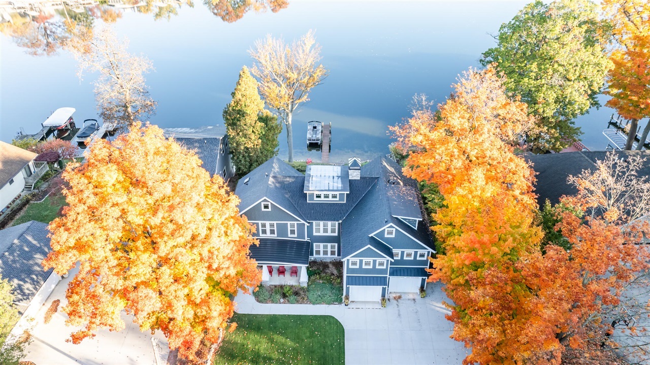 Property Photo: 7881 Lakewood Drive MI 49038-9635