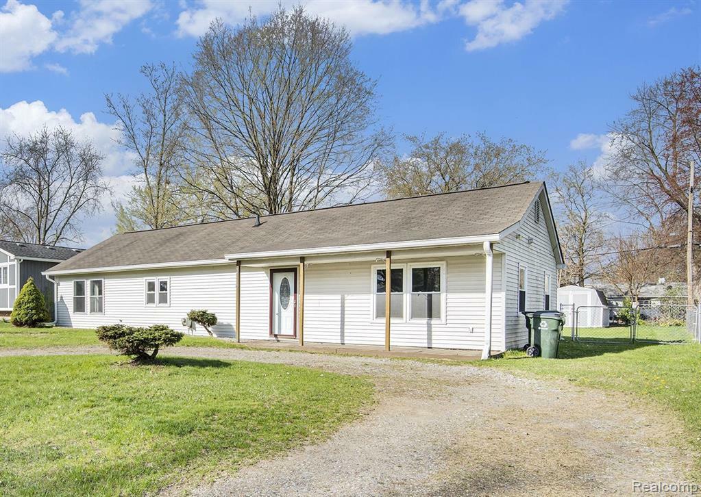 3714 Gainesborough Drive  Lake Orion MI 48359 1617 photo