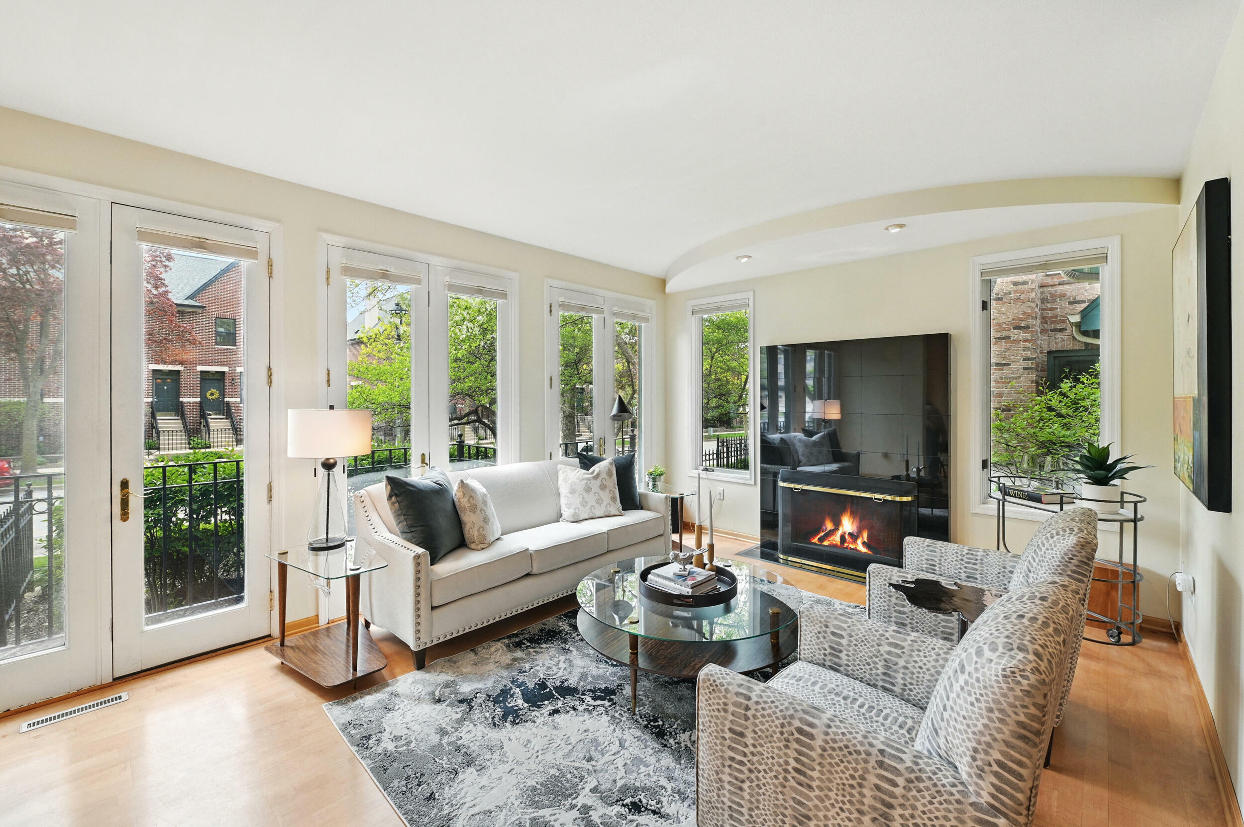 Property Photo: 1420 N Astor St WI 53202