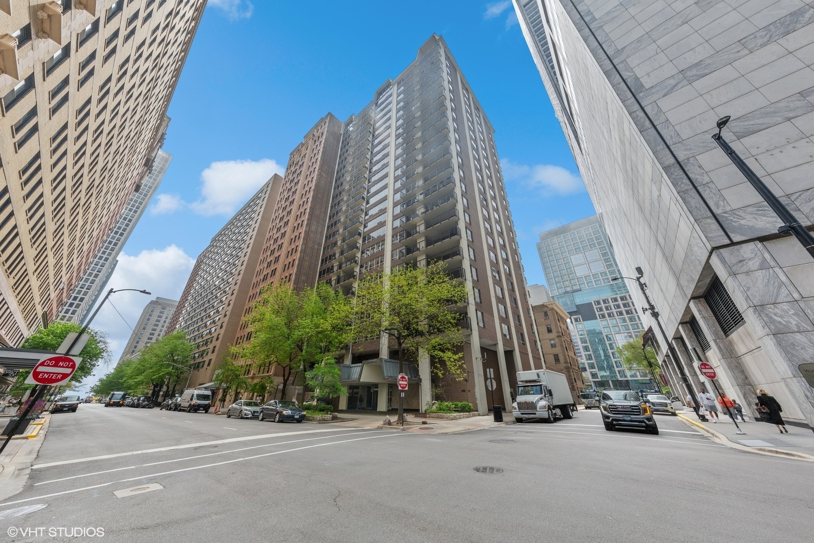 Property Photo:  201 E Chestnut Street 14E  IL 60611 