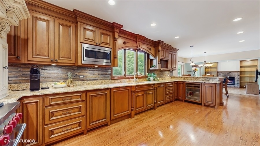 Property Photo: 2564 Brockton Circle IL 60565