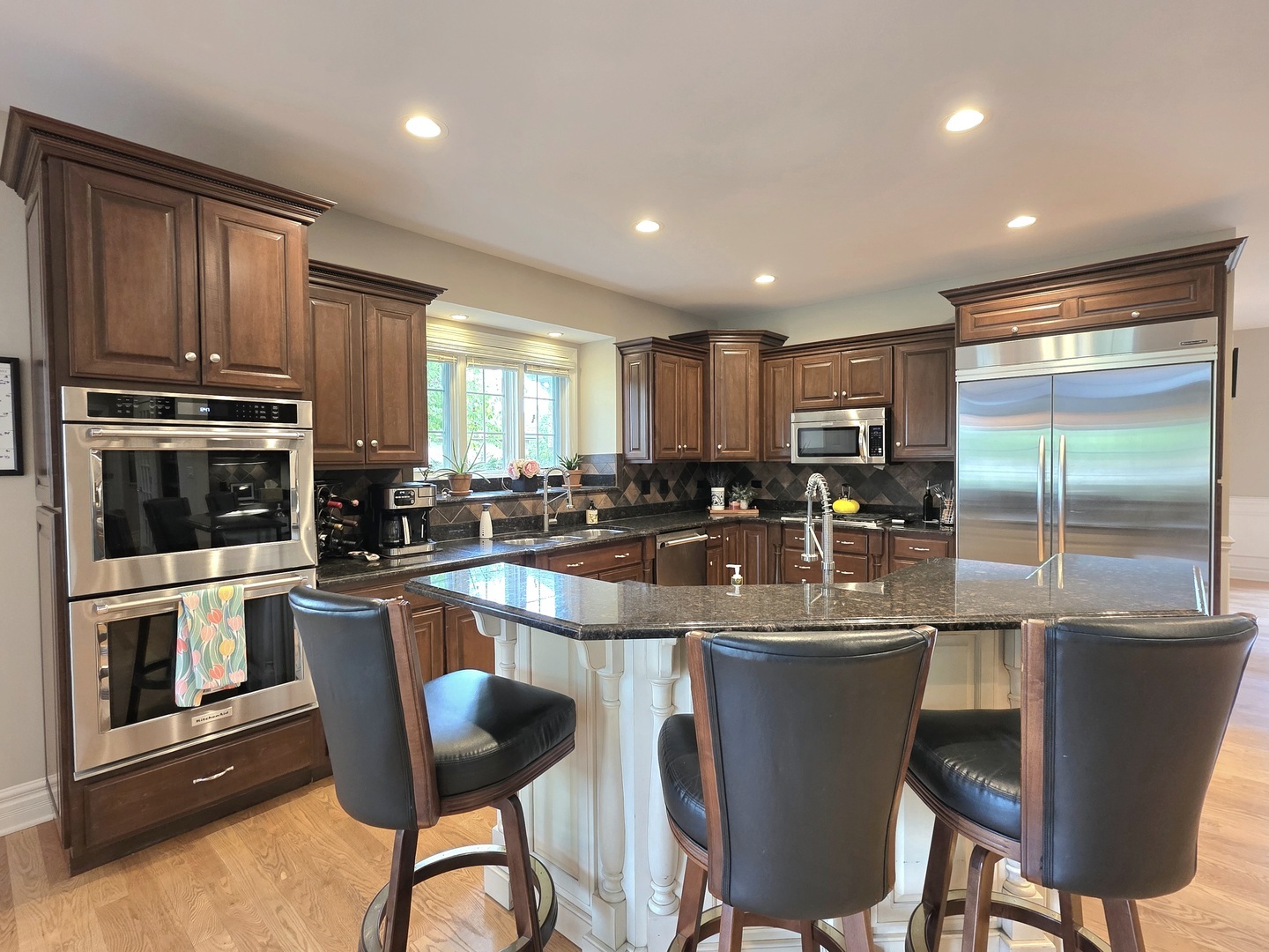 Property Photo:  501 Siesta Drive  IL 60451 