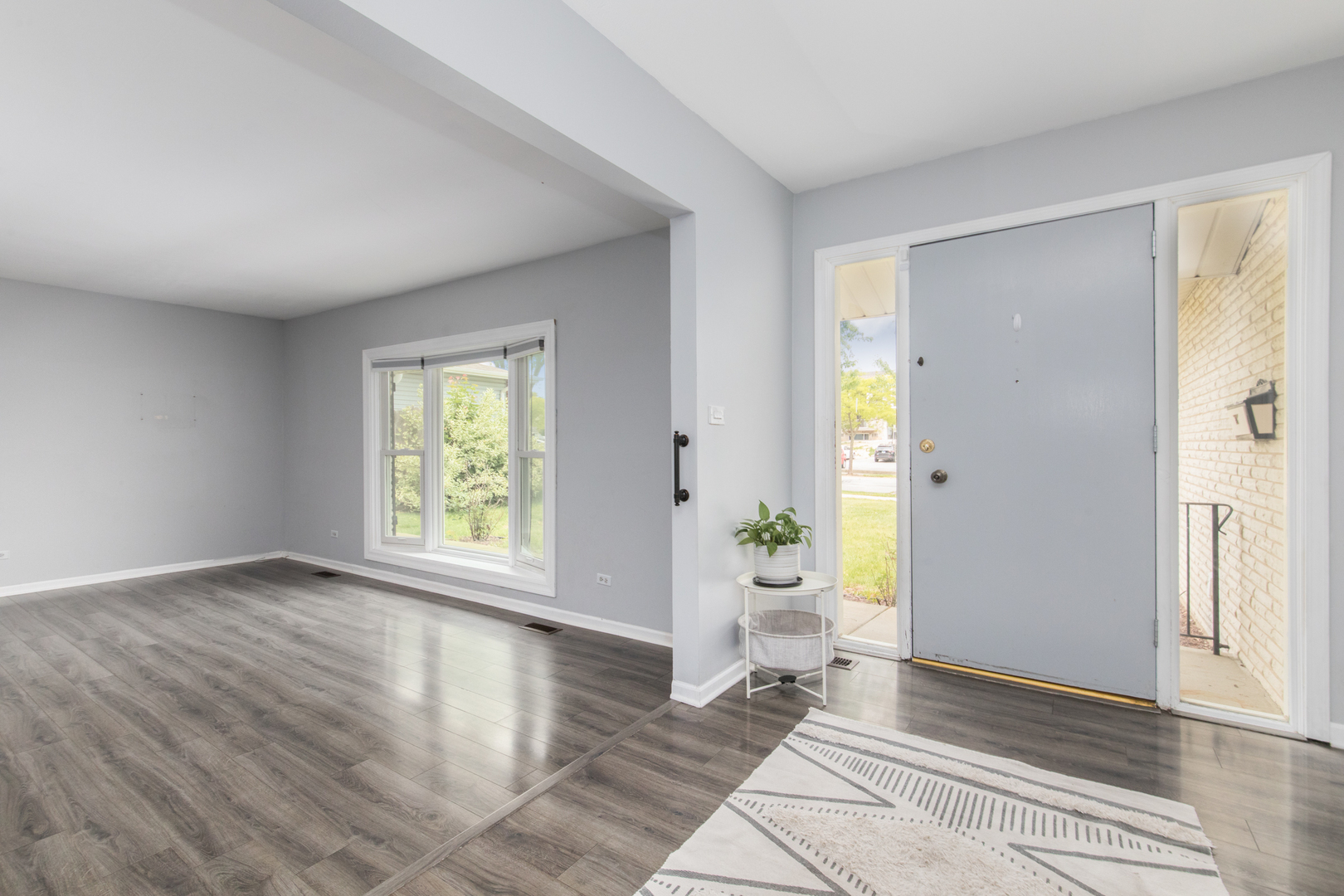 Property Photo:  133 W King George Court  IL 60067 