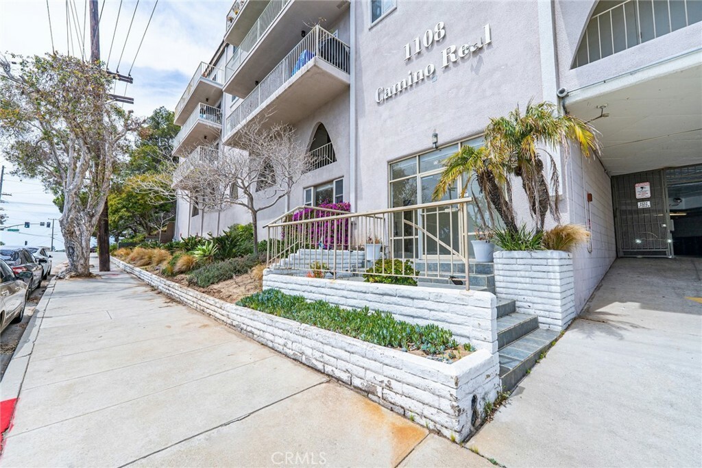Property Photo: 1108 Camino Real 306 CA 90277