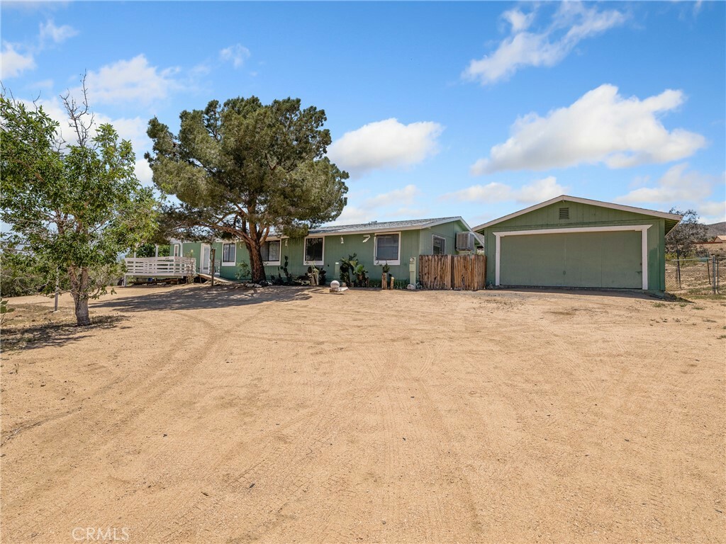 Property Photo: 26525 Horizon Street CA 92308
