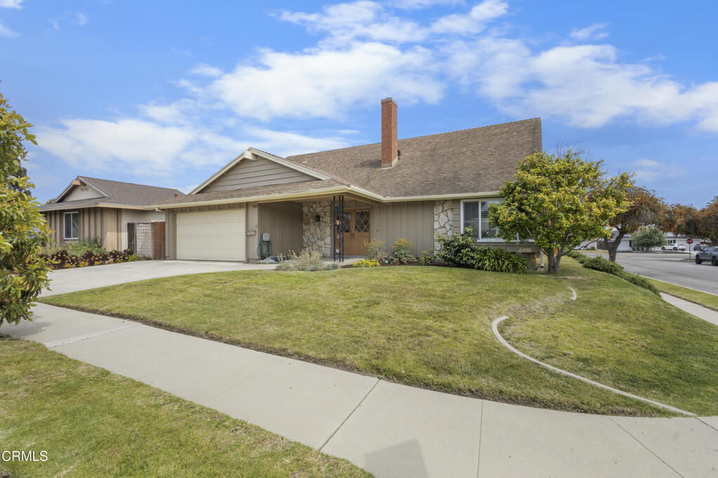 Property Photo:  9502 El Portal Court  CA 93004