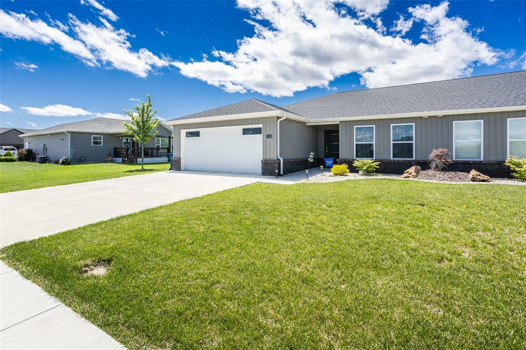Property Photo: 126 Bridgeport Drive IL 62067