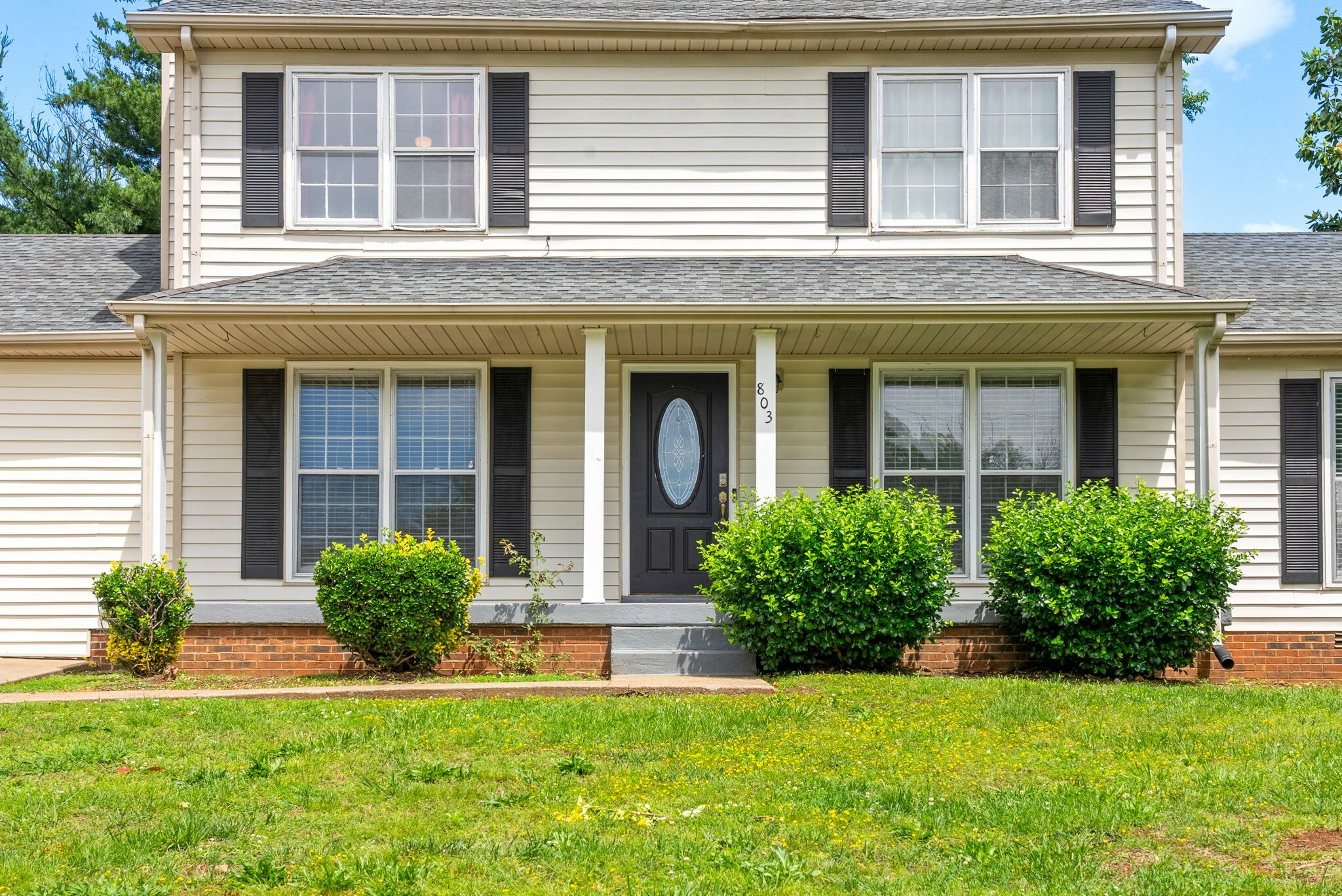 Property Photo: 803 Parkview Ct TN 37042