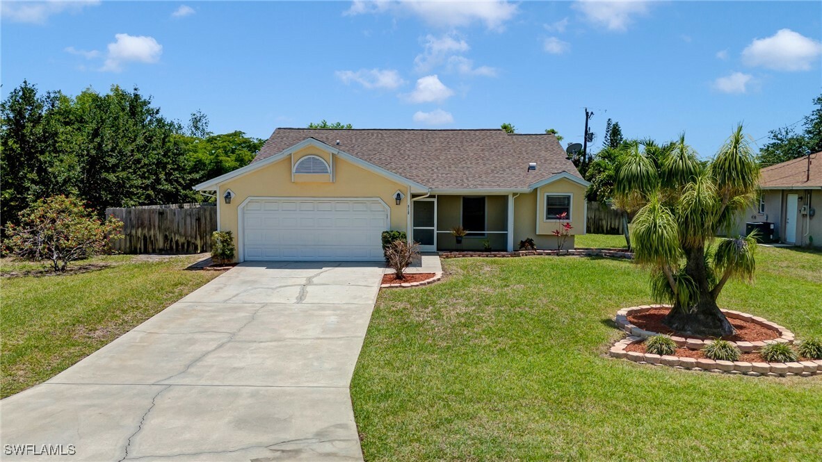 Property Photo: 910 SW 25th Street FL 33914