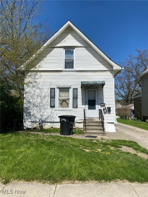 Property Photo:  231 Oberlin Road 3  OH 44035 