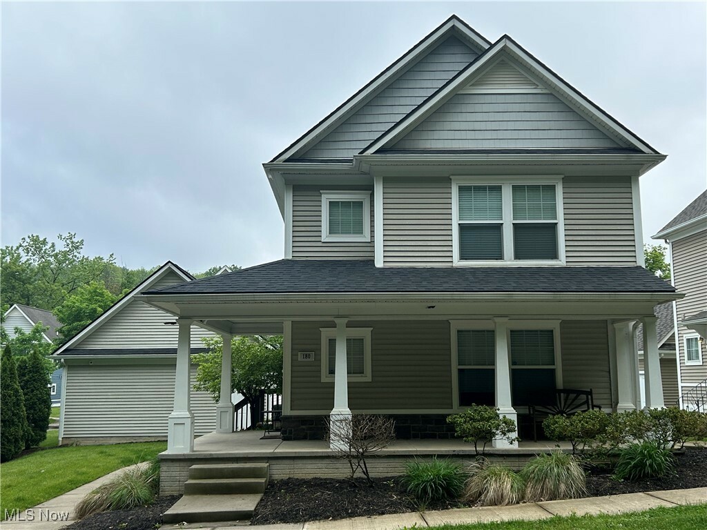 Property Photo: 180 Elizabeth Parkway OH 44304
