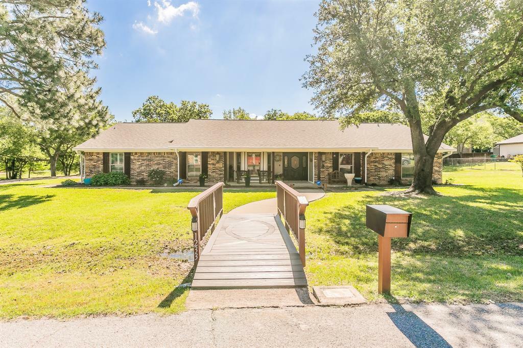 Property Photo: 1233 Stegall Road TX 76248