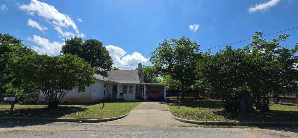 Property Photo: 2821 Delaware Trail TX 76135