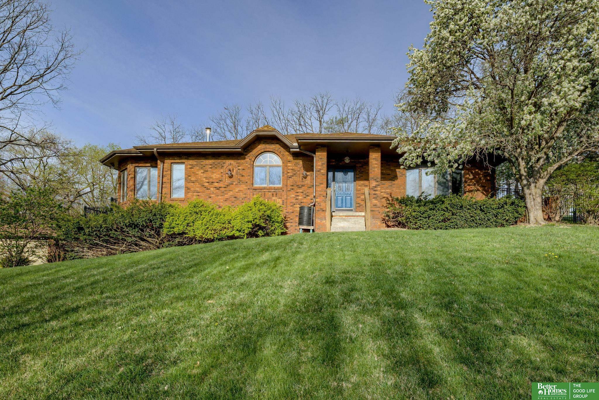 9404 Valaretta Drive  Gretna NE 68028 photo
