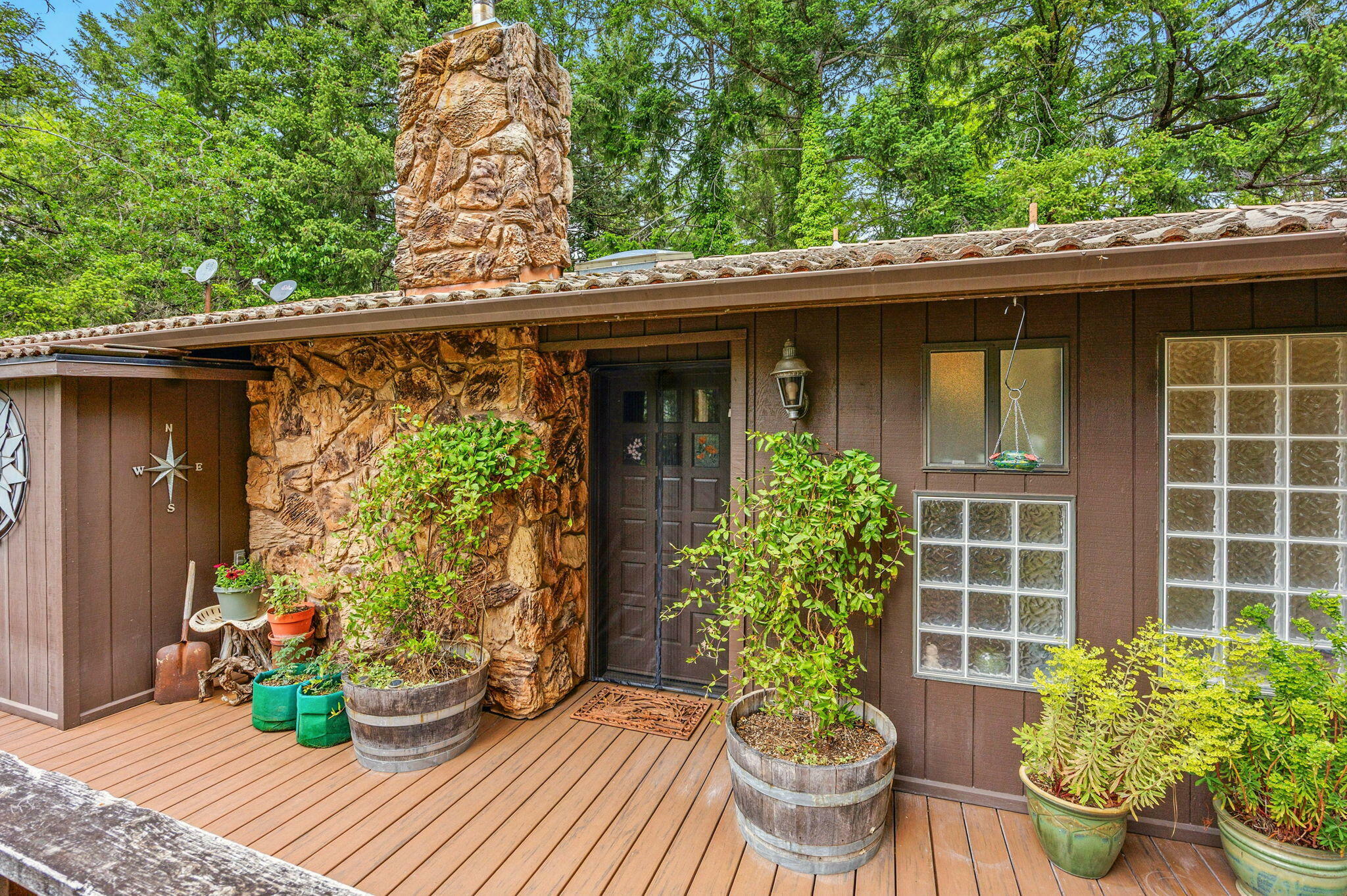 Property Photo: 850 Elk Creek Road OR 97541