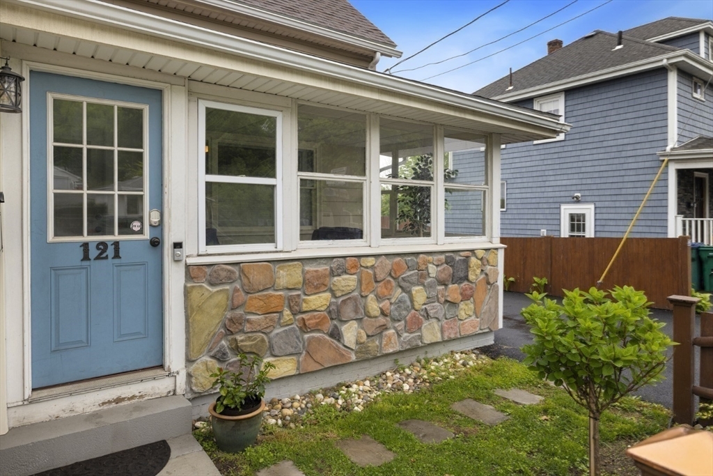 Property Photo:  121 Lynnfield St  MA 01904 