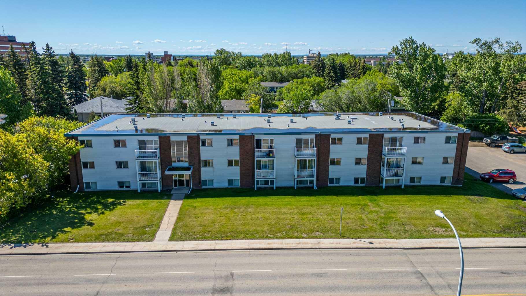 Property Photo:  9807 108 Avenue 208  AB T8V 1N5 