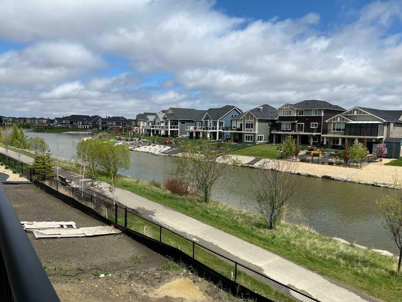Photo de la propriété: 1642 Baywater Street SW AB T4B 0A7