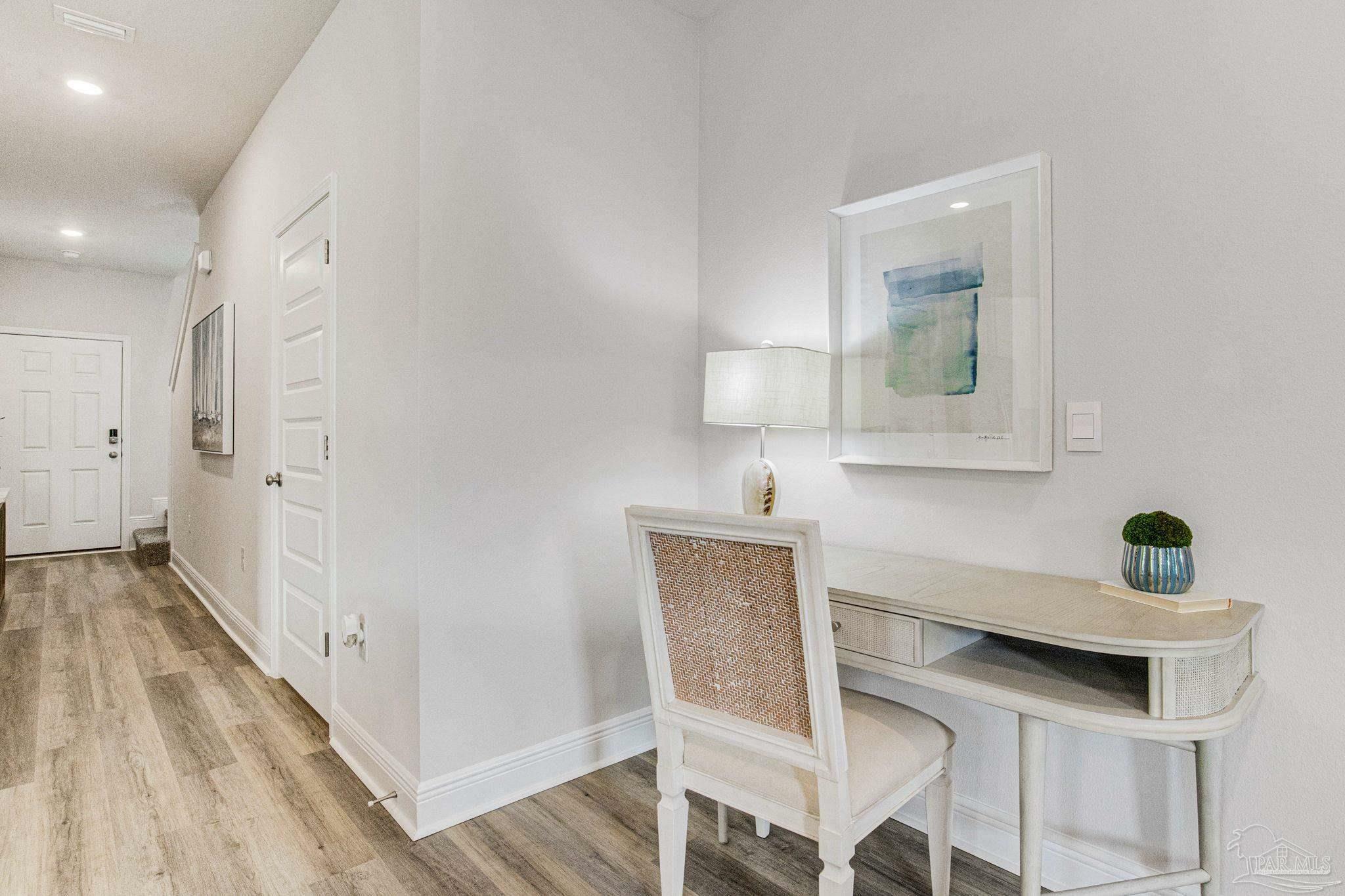 Property Photo: 3871 Pendragon Cir FL 32583