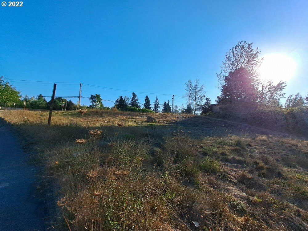 Property Photo: 2075 NE 240th Ave OR 97060