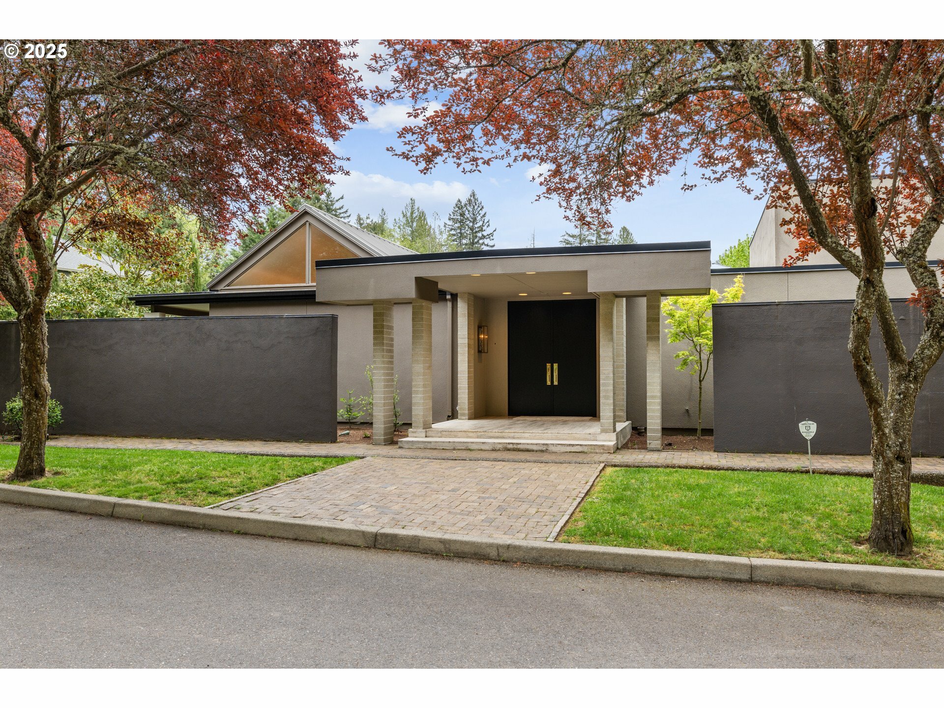 4414 SW Semler Way  Portland OR 97221 photo