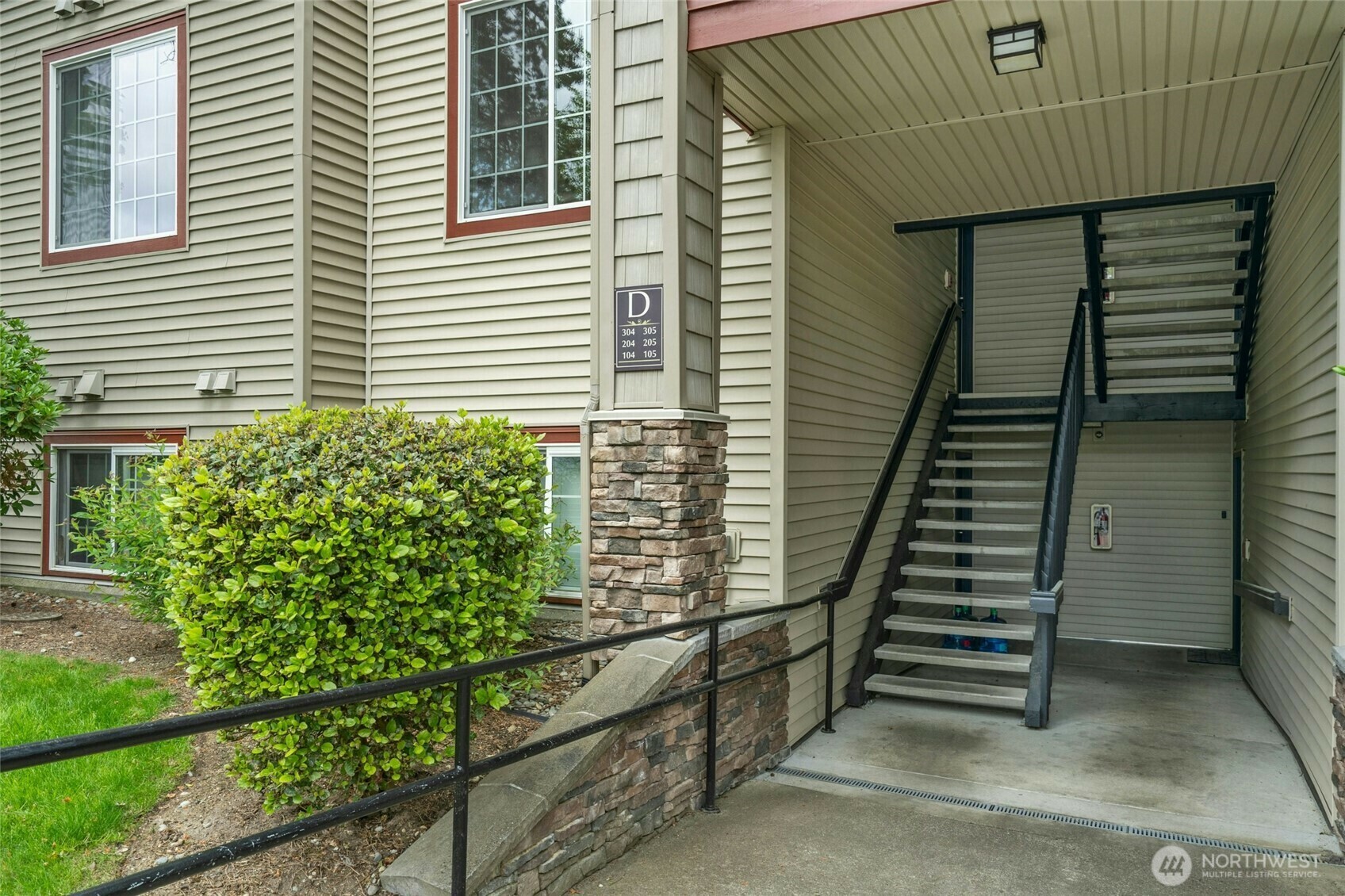 Property Photo: 25025 SE Klahanie Boulevard D204 WA 98029