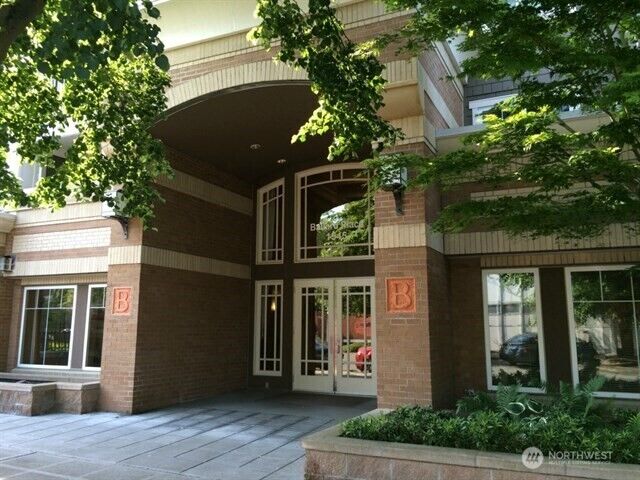 Property Photo: 1545 NW 57th Street 617 WA 98107