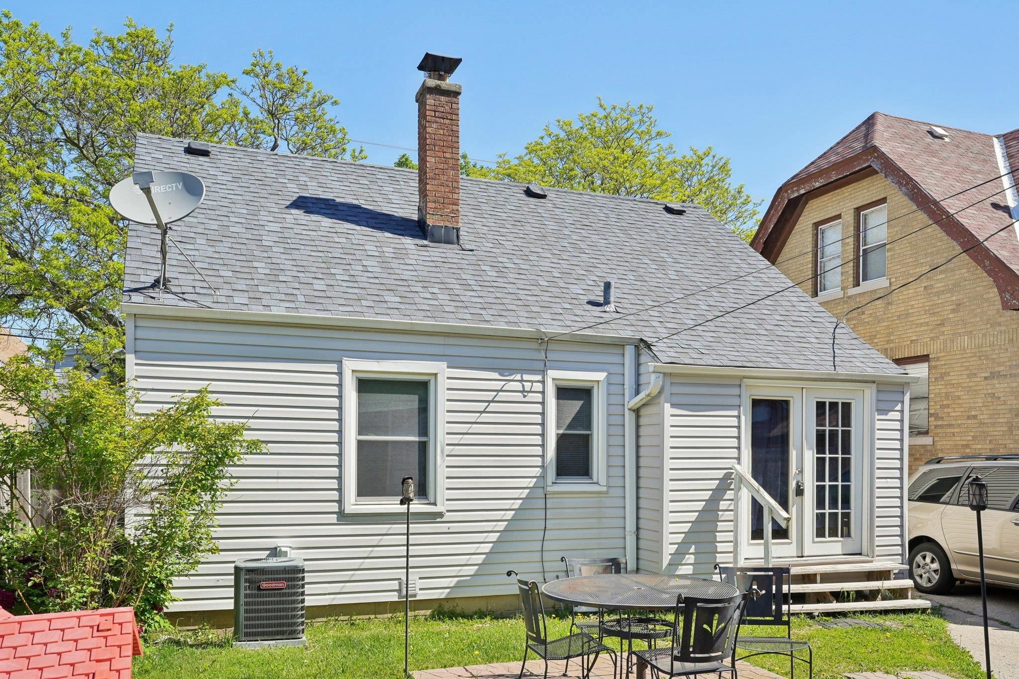 Property Photo: 4227 W Concordia Avenue WI 53216
